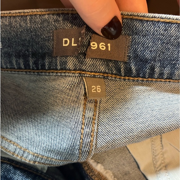 DL1961 Adele Straight Relaxed Vintage Jean - Picture 3 of 4